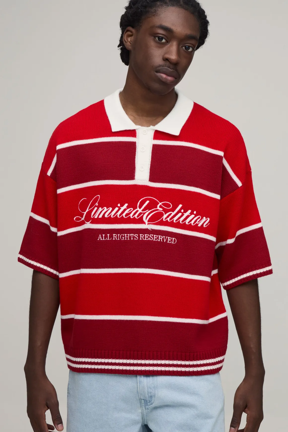 Polo Tricoté À Rayures Varsity Brodées Coupe Regular