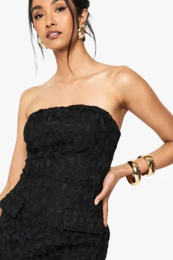 boohoo Premium Lace Bandeau Mini Dress<Femme Satin Et Dentelle|Robes Patineuses