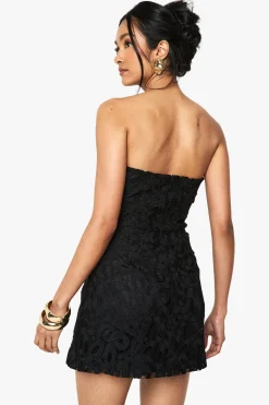 boohoo Premium Lace Bandeau Mini Dress<Femme Satin Et Dentelle|Robes Patineuses