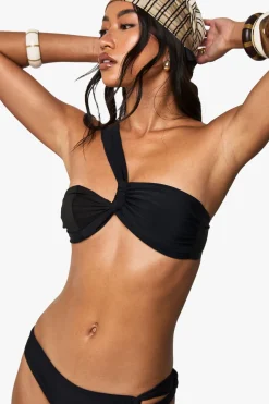 boohoo Premium Satin Asymmetric Halterneck Bandeau Bikini Top<Femme Tenues De Plage|Satin Et Dentelle