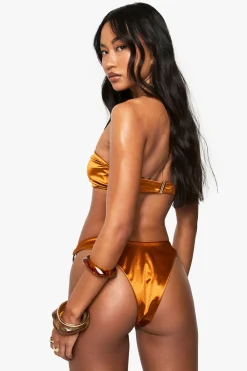 boohoo Premium Satin Gold Hardware Swirl Trim High Leg Bikini Bottoms<Femme Tenues De Plage|Satin Et Dentelle