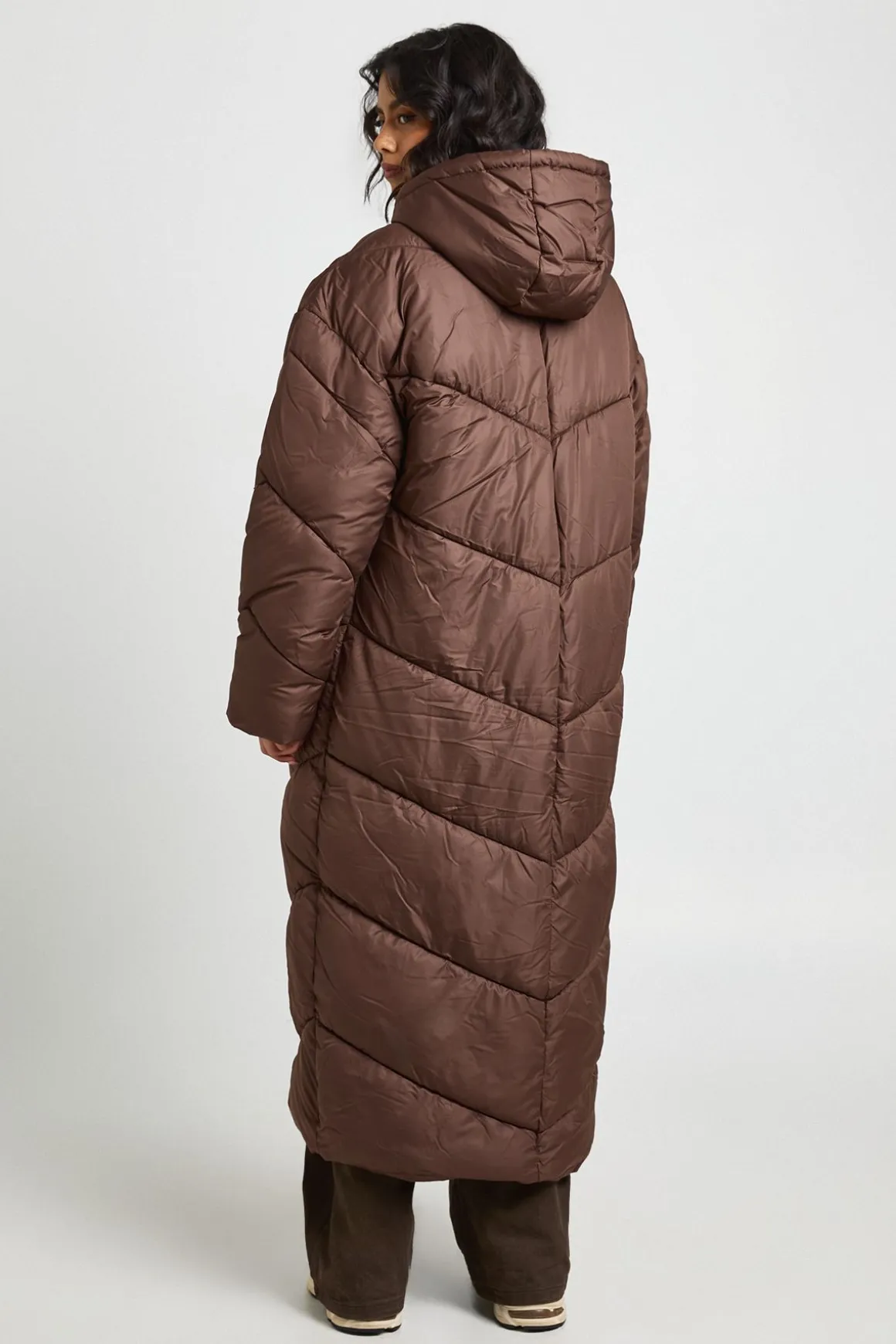 Puffer maxi à capuche avec détails matelassés
