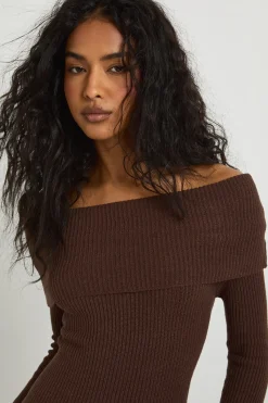 boohoo Pull Bardot Extrême en maille côtelée<Femme Looks Chocolat|Pulls Et Gilets