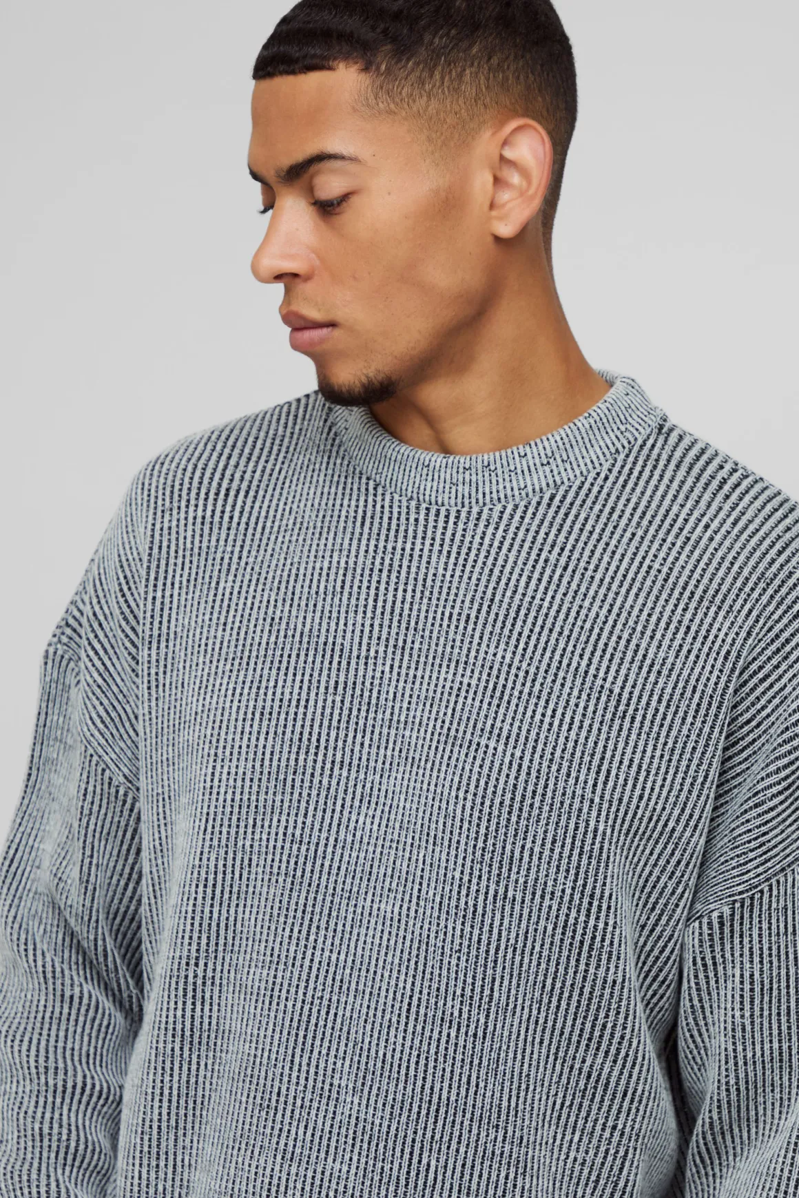 Pull boxy à col rond, épaules tombantes, en tricot côtelé plaqué