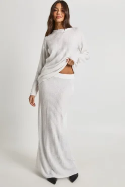 Pull à col rond en maille côtelée douce et jupe maxi coordonnée