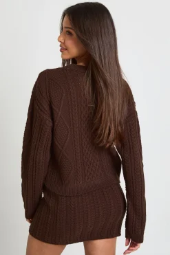 Pull à col rond en maille torsadée et mini-jupe