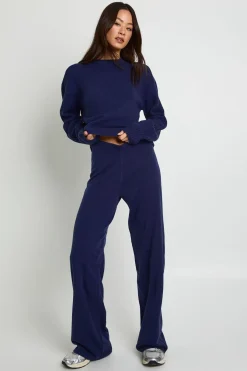 Pull à col rond grande taille et pantalon à jambe large