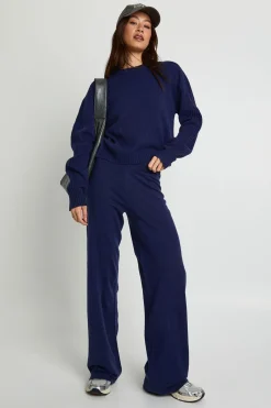 Pull à col rond grande taille et pantalon à jambe large