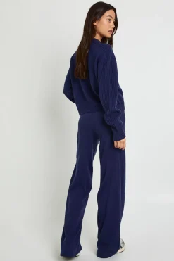 Pull à col rond grande taille et pantalon à jambe large