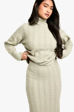 Pull col roulé en maille torsadée douce et jupe maxi assortie