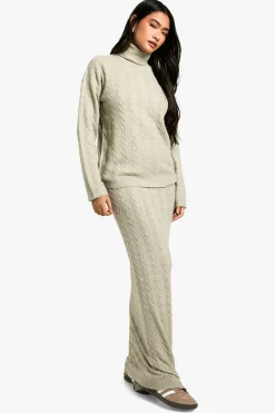 Pull col roulé en maille torsadée douce et jupe maxi assortie