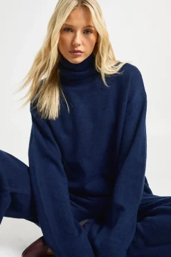 Pull à col roulé surdimensionné ultra doux et pantalon à jambes larges coordonné