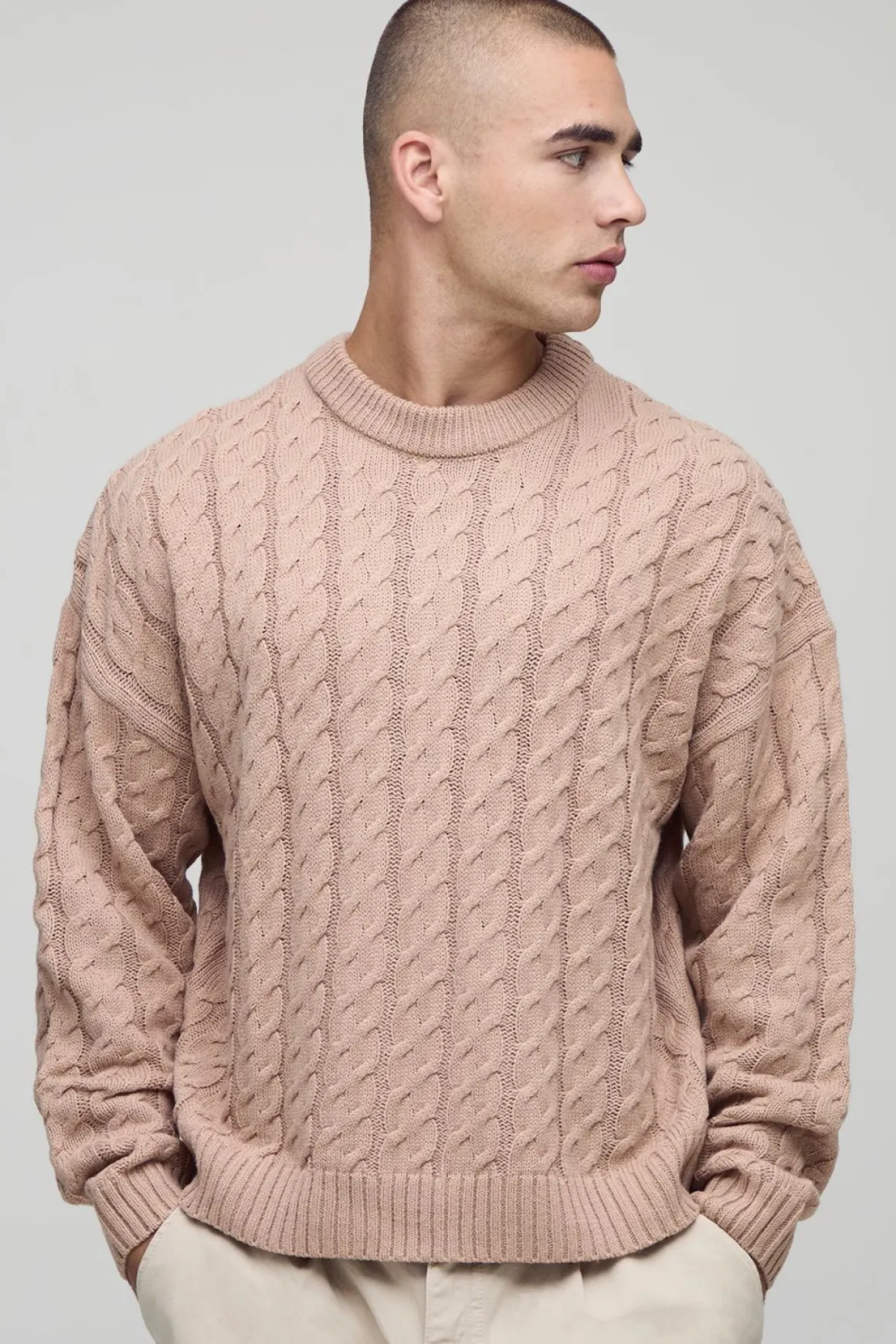 Pull à coupe boxy en maille tricotée à câble
