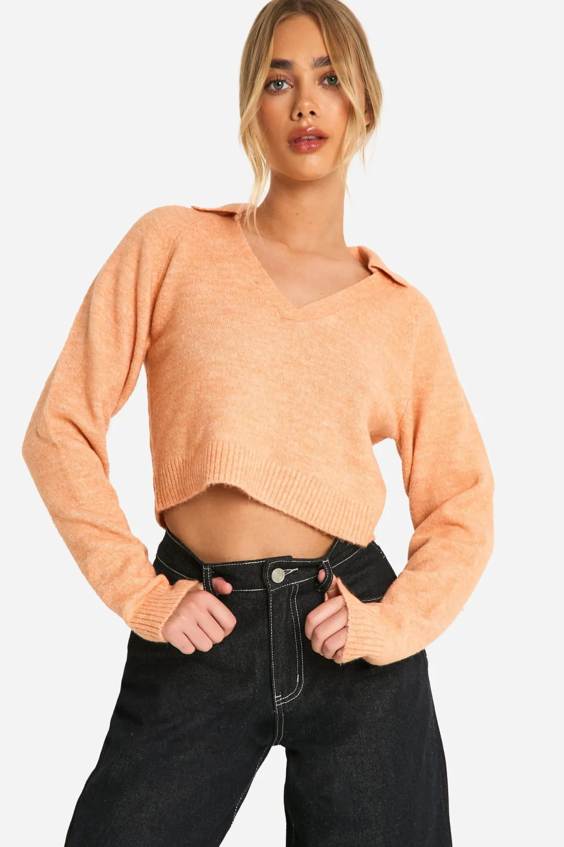 Pull court en tricot doux à maille fine, col polo