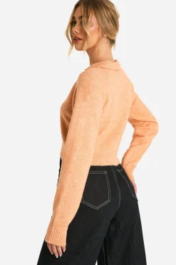 Pull court en tricot doux à maille fine, col polo