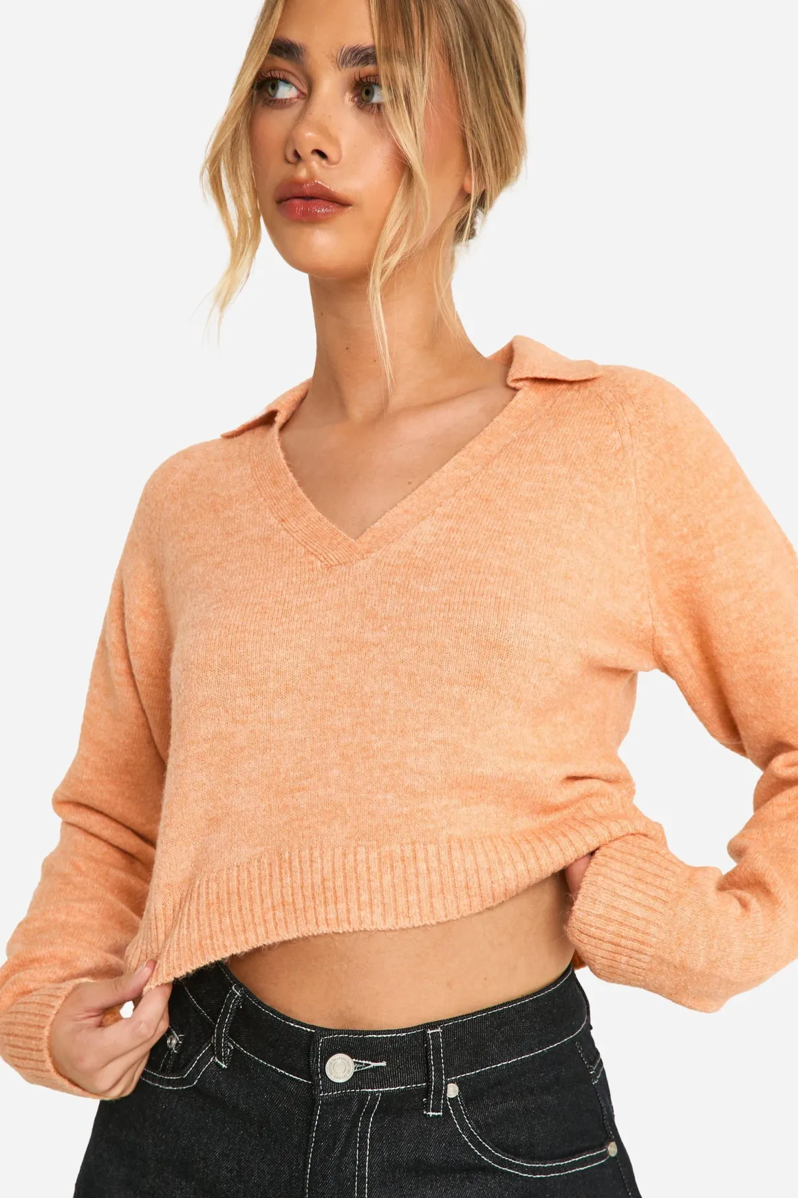 Pull court en tricot doux à maille fine, col polo