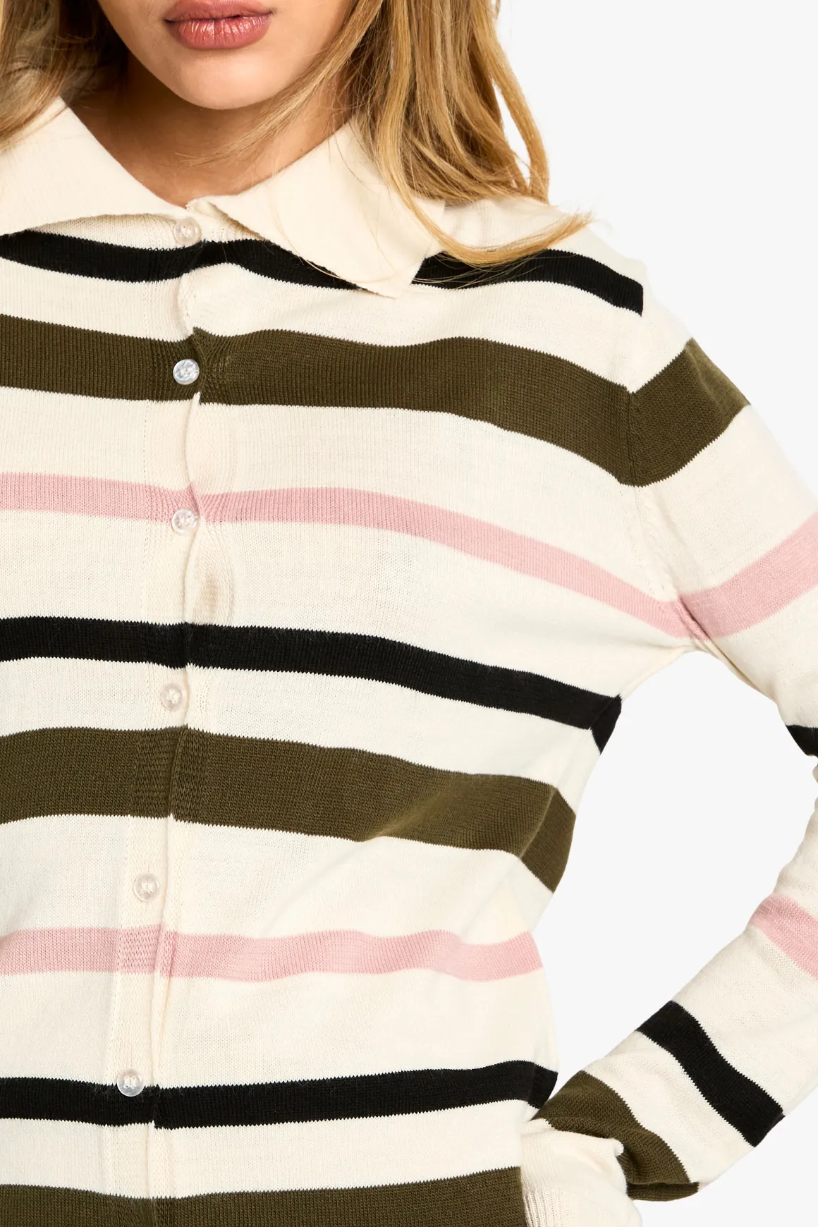 Pull en maille côtelée à fines rayures