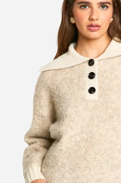 Pull en maille oversize à col côtelé et boutonné