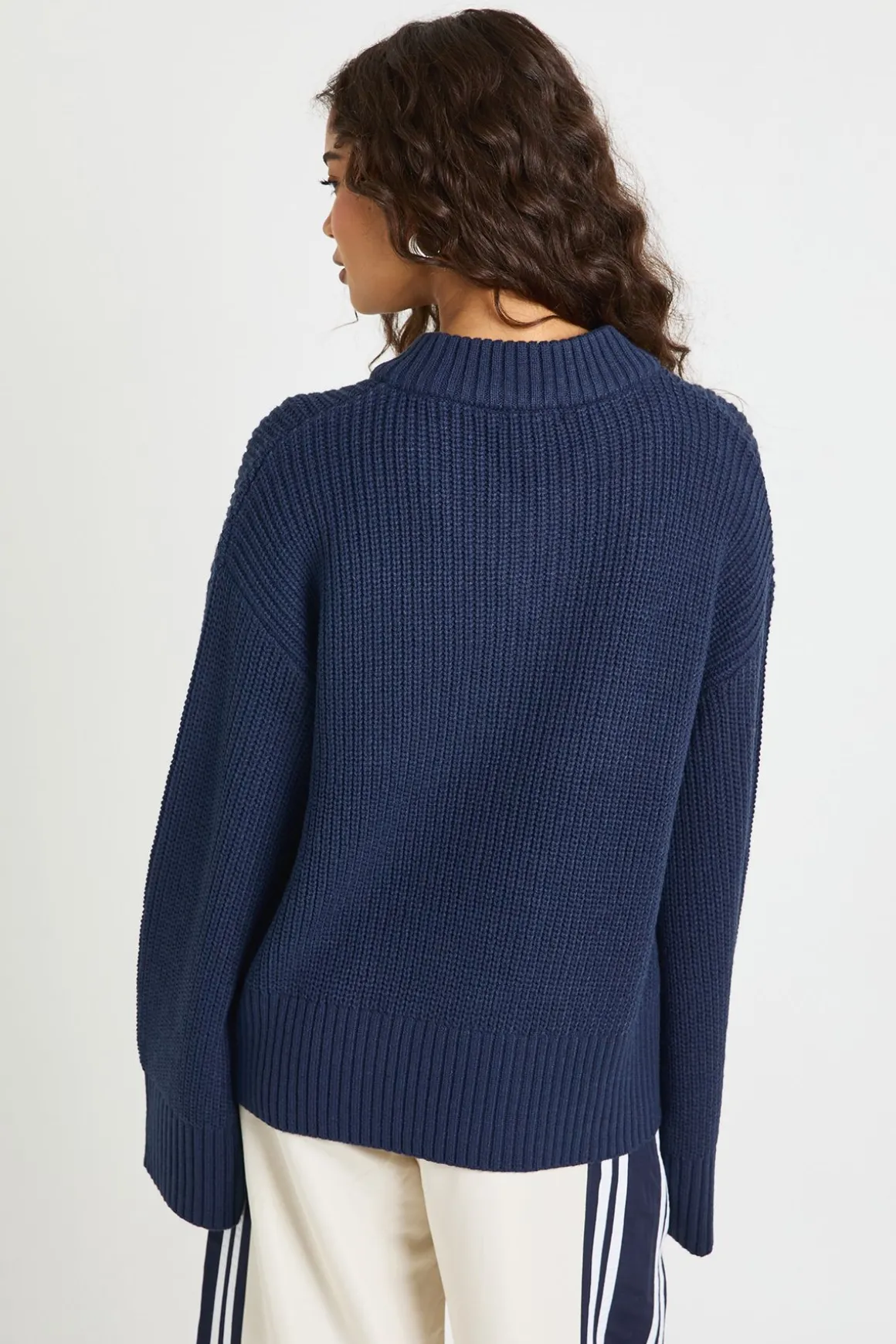 Pull en maille épaisse à encolure en V