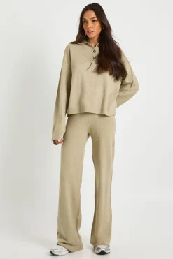 boohoo Pull en maille surdimensionné à col haut boutonné et pantalon à jambe droite – Ensemble coordonné<Femme Pulls Et Gilets|Toutes Les Mailles