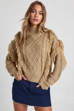 Pull en maille torsadée avec détails de glands