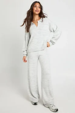 Pull en maille tricotée ultra douce à col en V et pantalon à jambe droite assortis