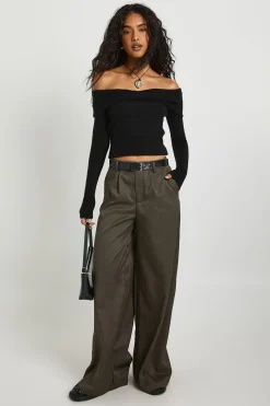 Pull-over Bardot à effet twist sur le devant