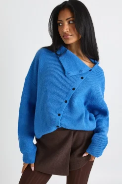 Pull-over ultra doux à col haut, asymétrique et boutonné