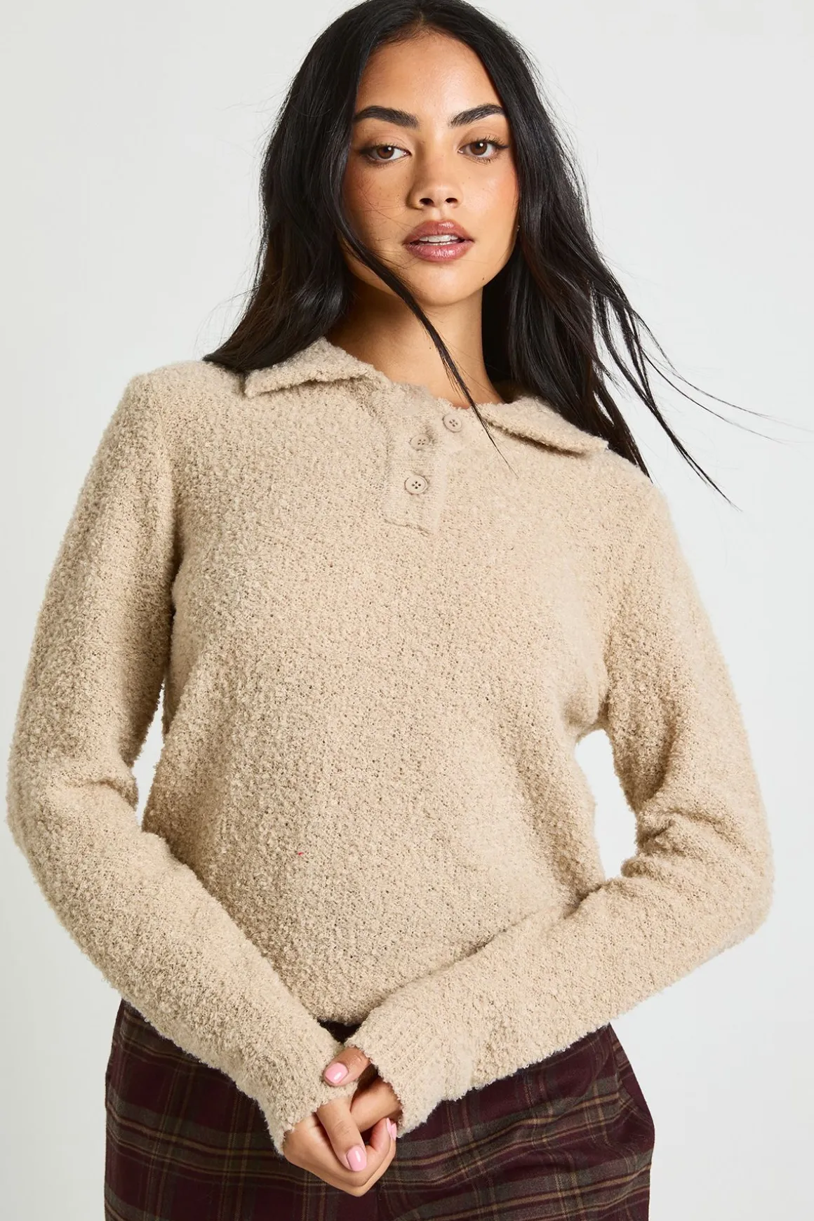 Pull surdimensionné en tricot bouclé doux à col boutonné