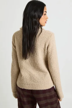 Pull surdimensionné en tricot bouclé doux à col boutonné