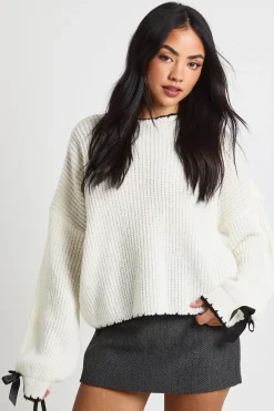 boohoo Pull tricoté avec détail de manchette à nœud<Femme Pulls Et Gilets|Toutes Les Mailles