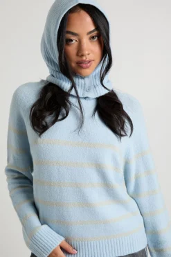 Pull tricoté doux rayé avec capuche détachable