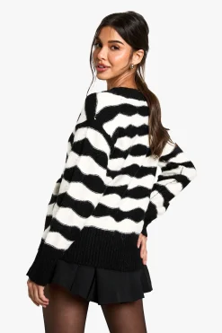 boohoo Pull tricoté oversize à rayures en col en V<Femme Pulls Et Gilets|Toutes Les Mailles