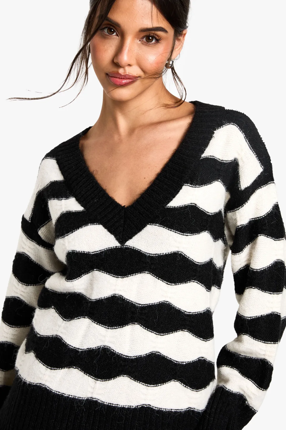 boohoo Pull tricoté oversize à rayures en col en V<Femme Pulls Et Gilets|Toutes Les Mailles