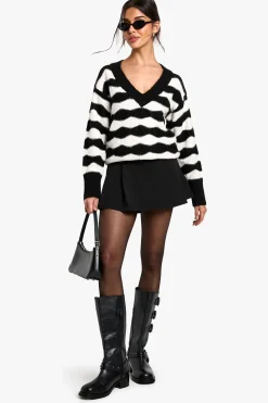 boohoo Pull tricoté oversize à rayures en col en V<Femme Pulls Et Gilets|Toutes Les Mailles