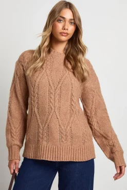 Pull tricoté super doux à la maille torsadée