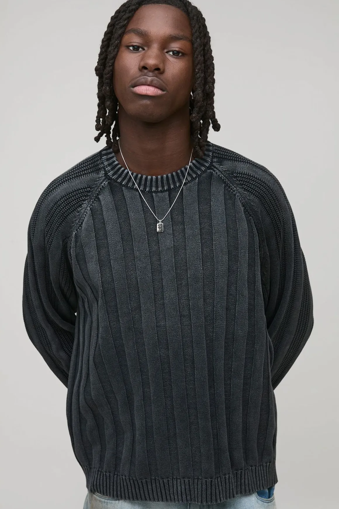 Pull tricoté surdimensionné à la coupe boxy, côtelé, acid wash