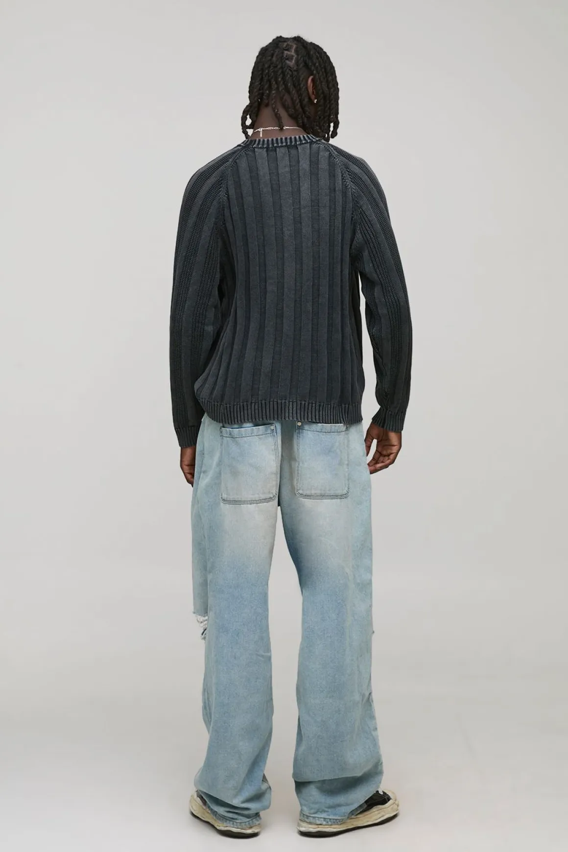 Pull tricoté surdimensionné à la coupe boxy, côtelé, acid wash