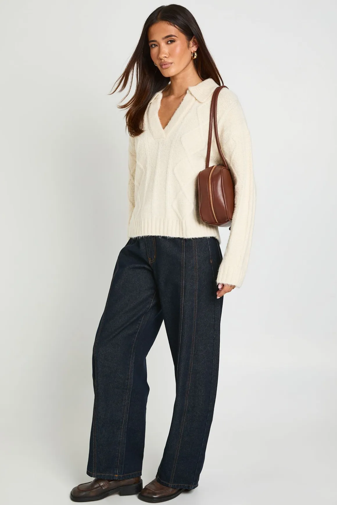 Pull tricoté torsadé à encolure en V avec col