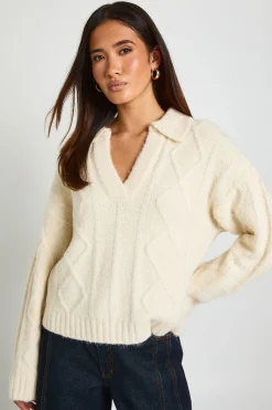 Pull tricoté torsadé à encolure en V avec col