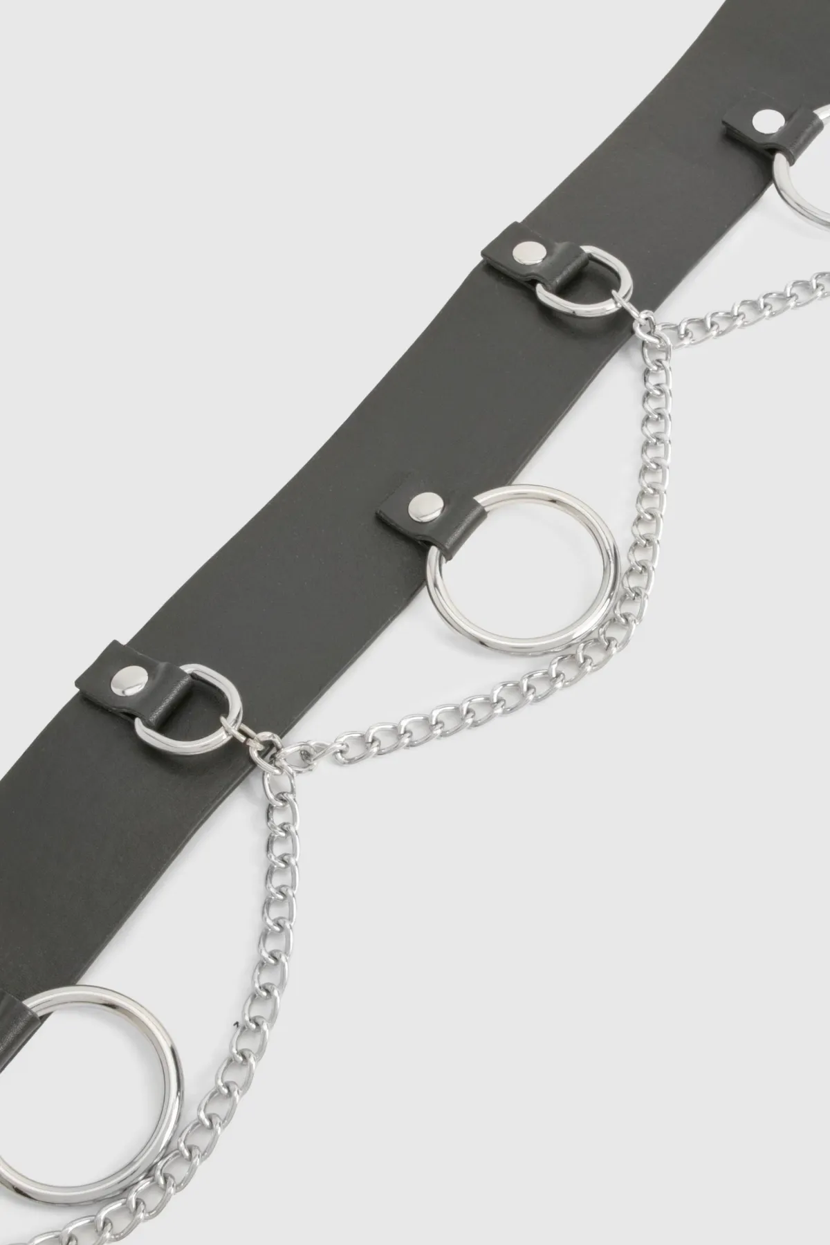 boohoo Ring & Chain Detail Waist Belt< Ceintures
