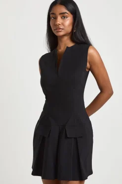 Robe Ajustée À Col En V Et Jupe Patineuse En Bengaline