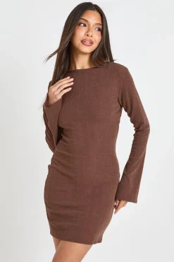 Robe Ajustée À Côtes Gaufrées Avec Manches Évasées Et Détail Dos Noué