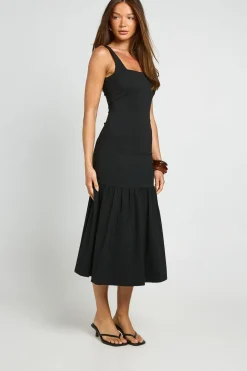 Robe Ajustée Mi-longue À Ourlet Tombant
