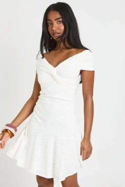 Robe Bardot À Imprimé Zèbre Dévoré Avec Détail Torsadé Et Ourlet À Volant