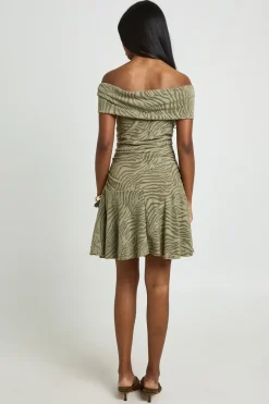 Robe Bardot À Ourlet Volant Motif Zèbre Dévoré Avec Torsade