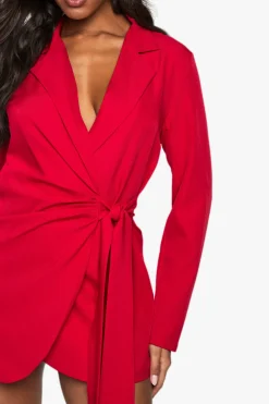 Robe blazer ajustée à drapé frontal enveloppant, look lin