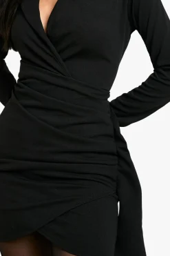Robe blazer ajustée à détails croisés