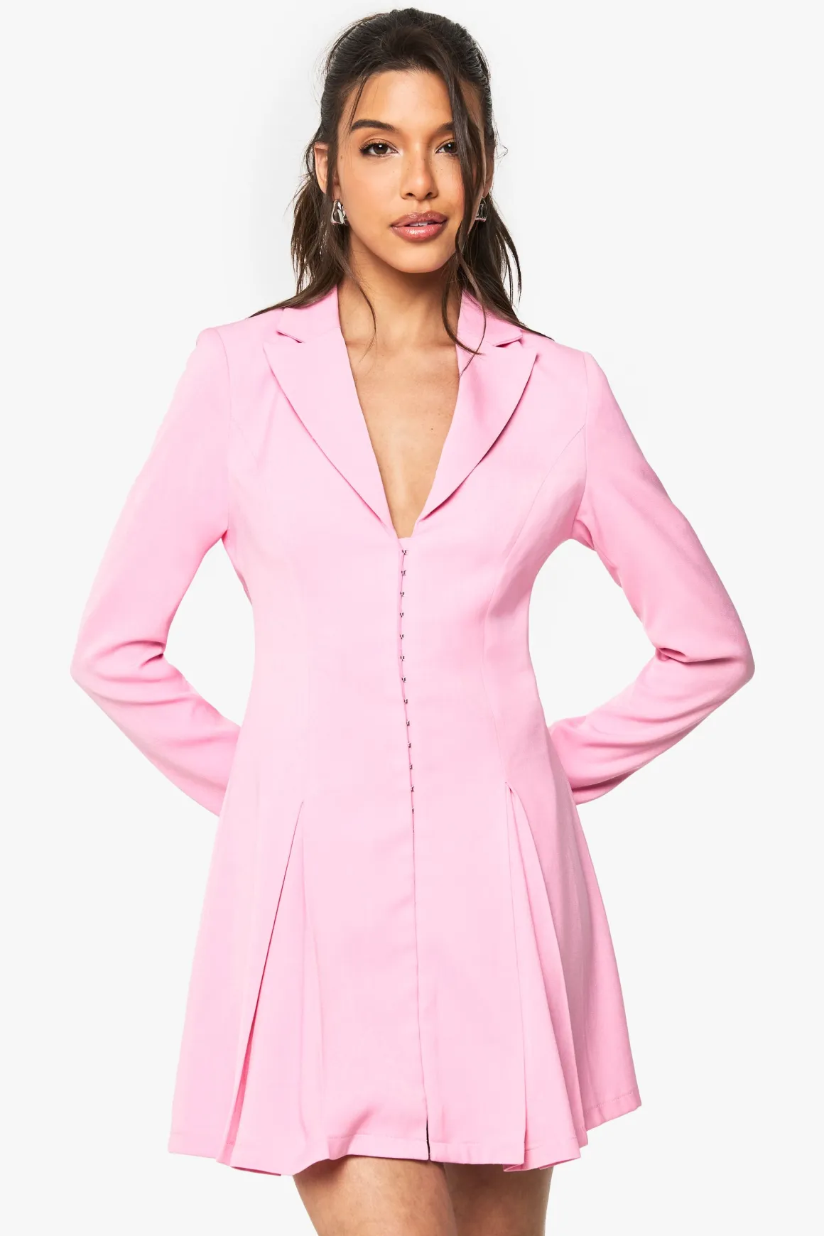 Robe blazer ajustée à détails Crochet & Œil, taille cintrée