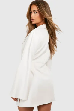boohoo Robe blazer ajustée à la taille avec détail de boucle et ceinture nouée<Femme Tailleurs|Robes À Manches Longues